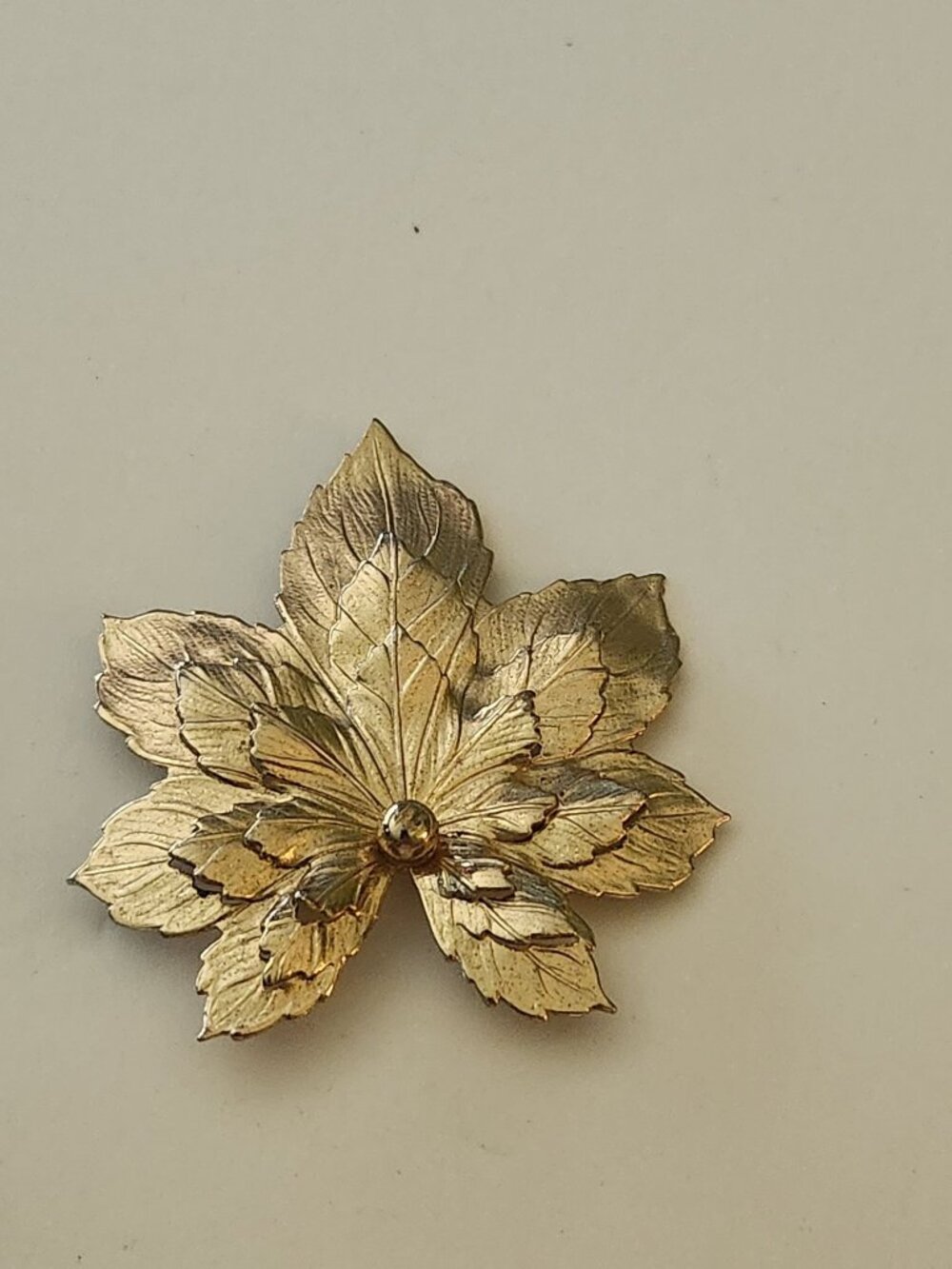 Sarah Coventry vintage maple leaf brooch